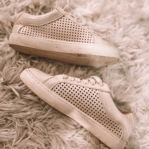 Beige sneakers - Boutique bought ✨